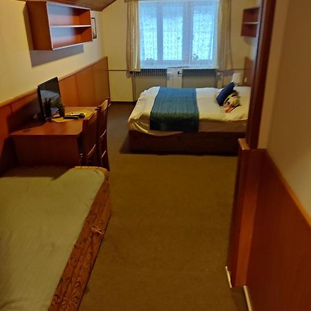 Hotel Maredis Rero Korenov Exterior photo