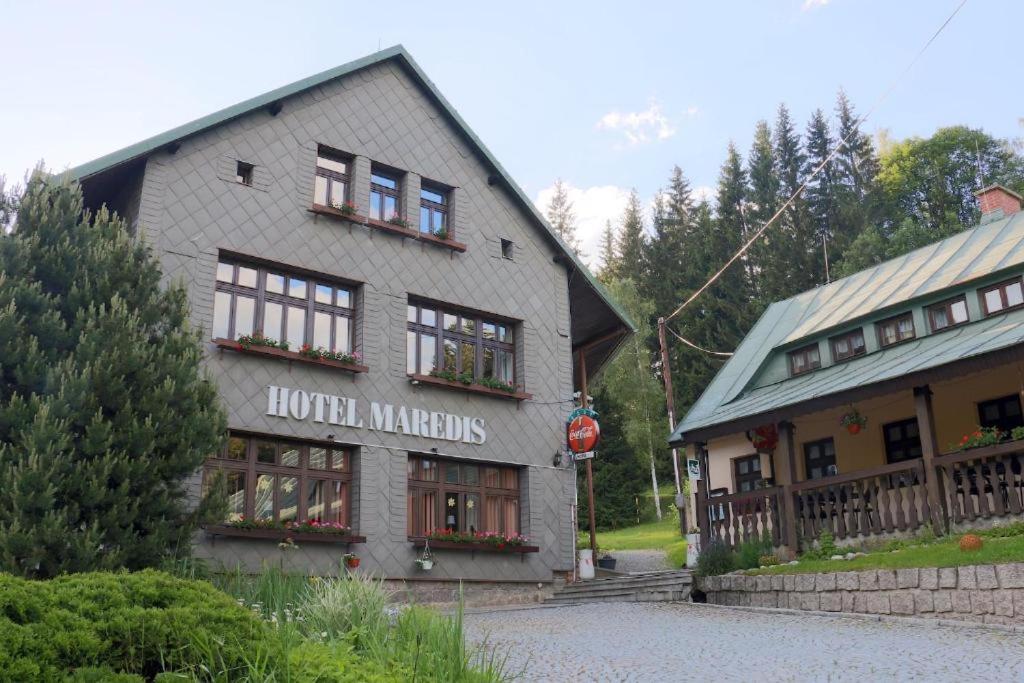 Hotel Maredis Rero Korenov Exterior photo