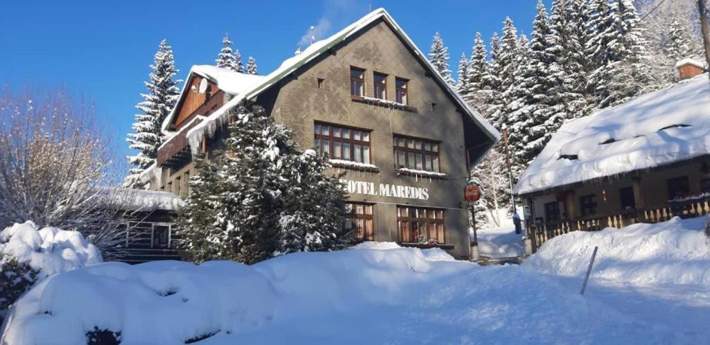 Hotel Maredis Rero Korenov Exterior photo